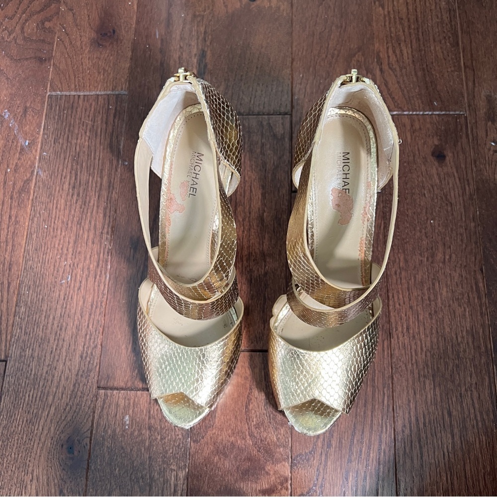 Michael Kors 8.5 Gold Snake Platform Pump Heels - Picture 4 of 11